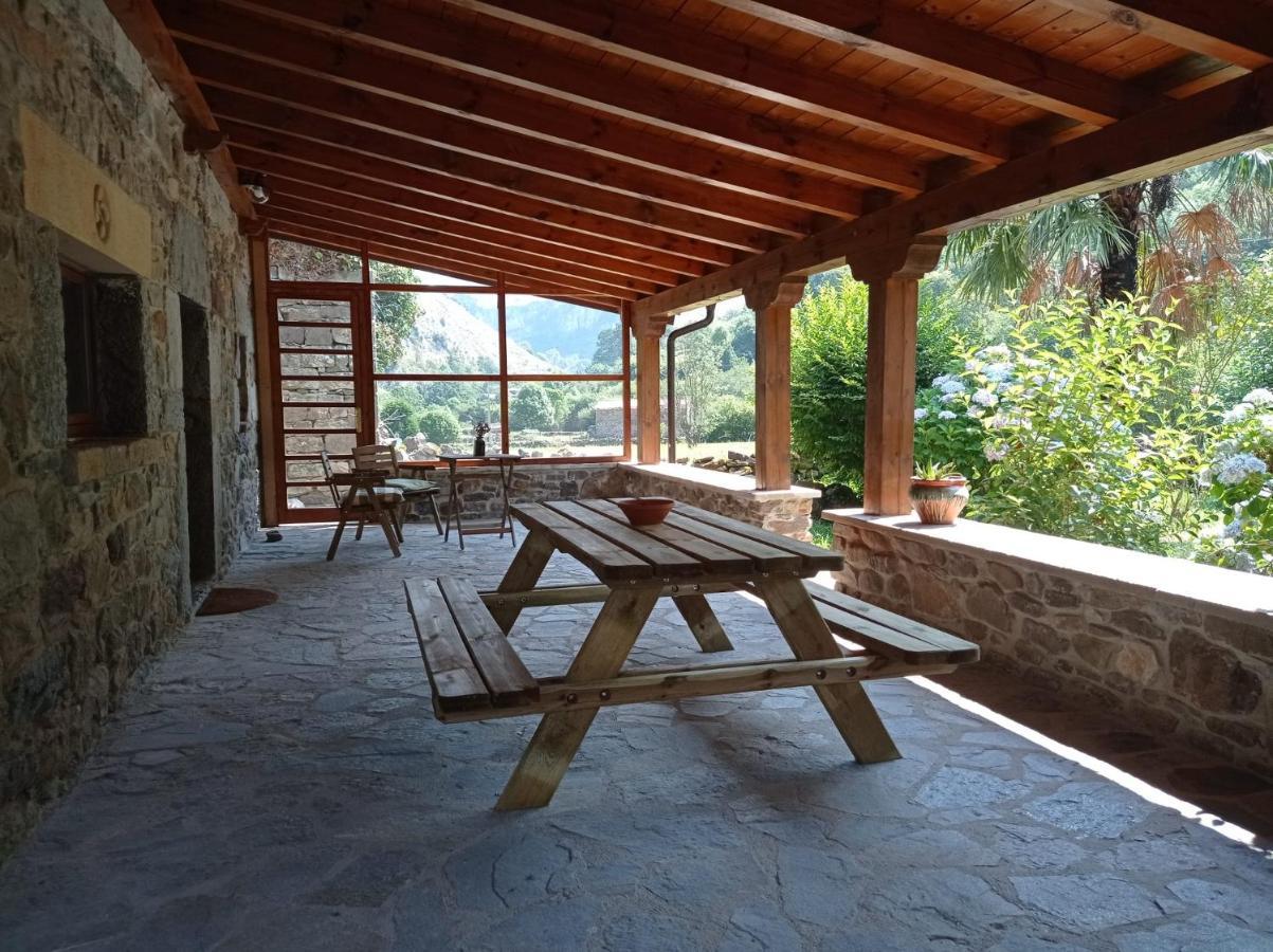 Amplia Y Comoda Casa De Piedra Con Porche Y Jardin San Roque de Ríomiera Extérieur photo